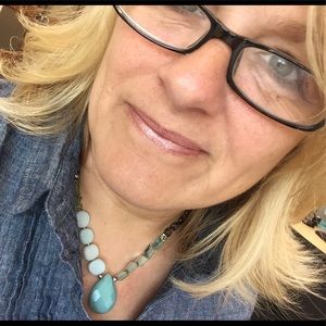 Meet your Posher, Denise